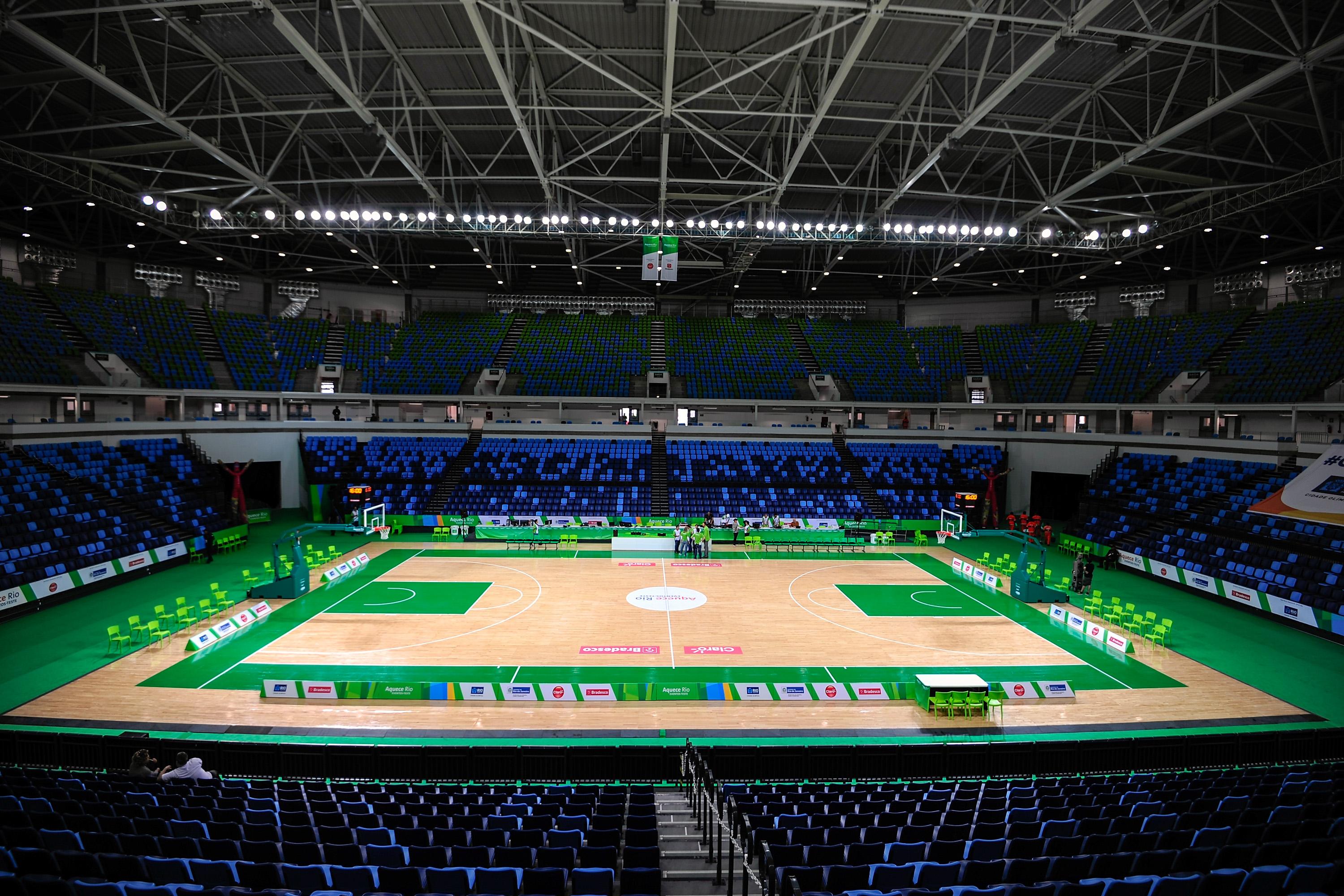 A intenção é que a instalação se torne um verdadeiro “caldeirão” durante os jogos de basquete, devido à proximidade do torcedor com os jogadores / Foto: Buda Mendes/Getty Images